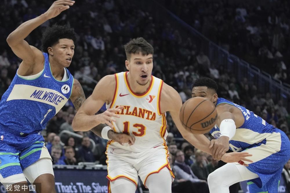 她展现了不 她展现了不