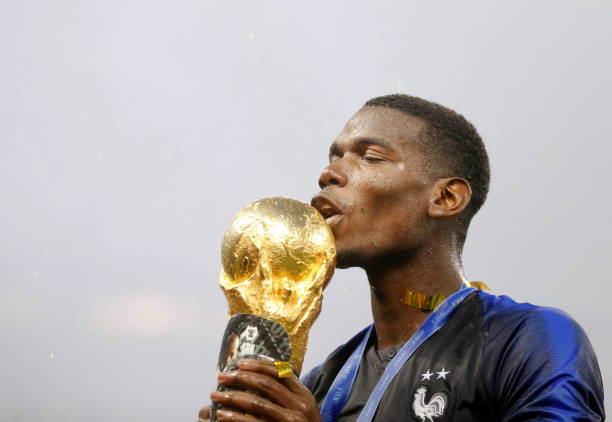 由于体育活 由于体育活