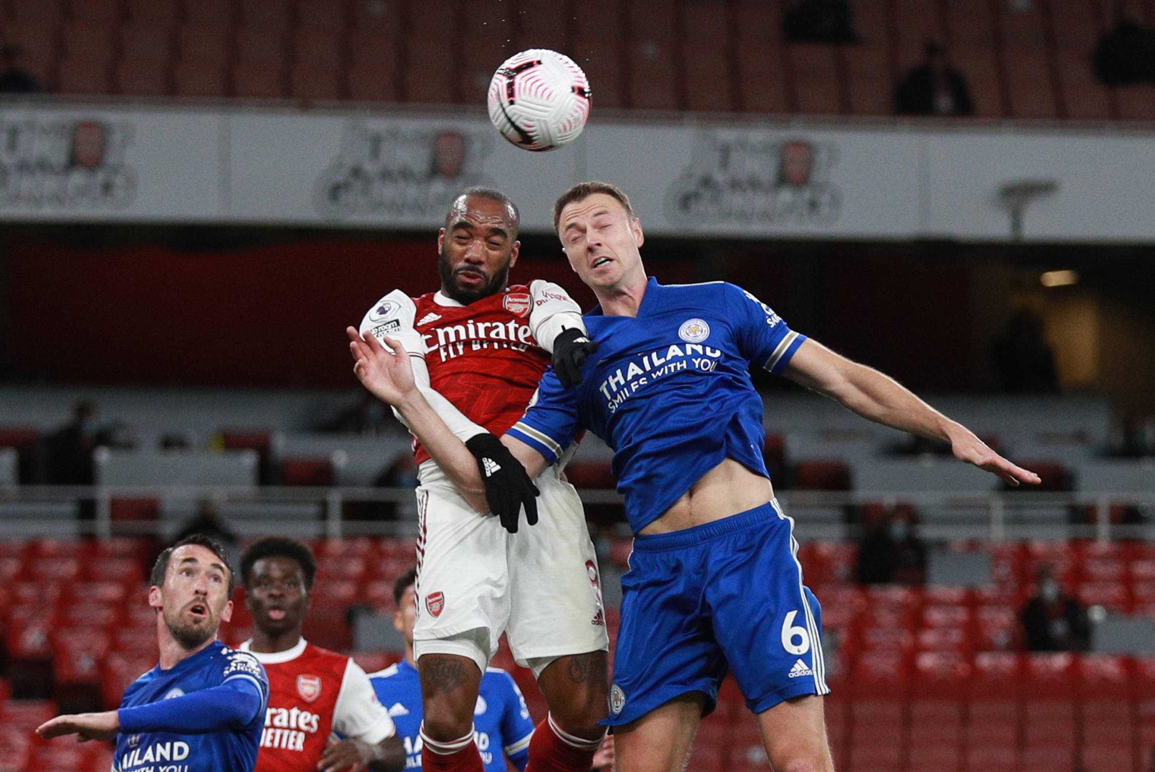 员在场上场 员在场上场